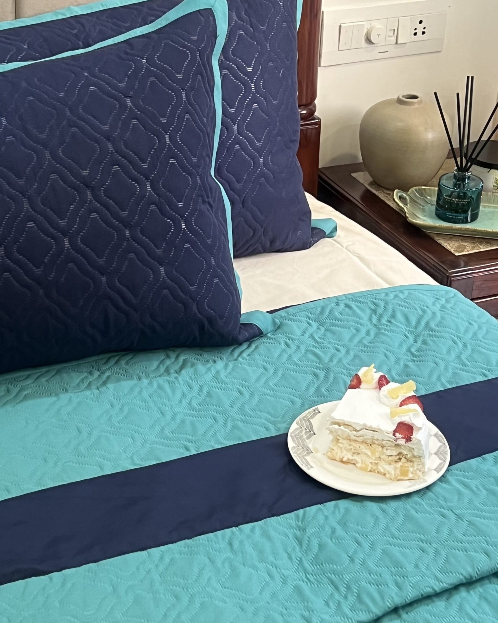 Sadyaska Quilted Navy Turquoise 1 Pcs Bedspread