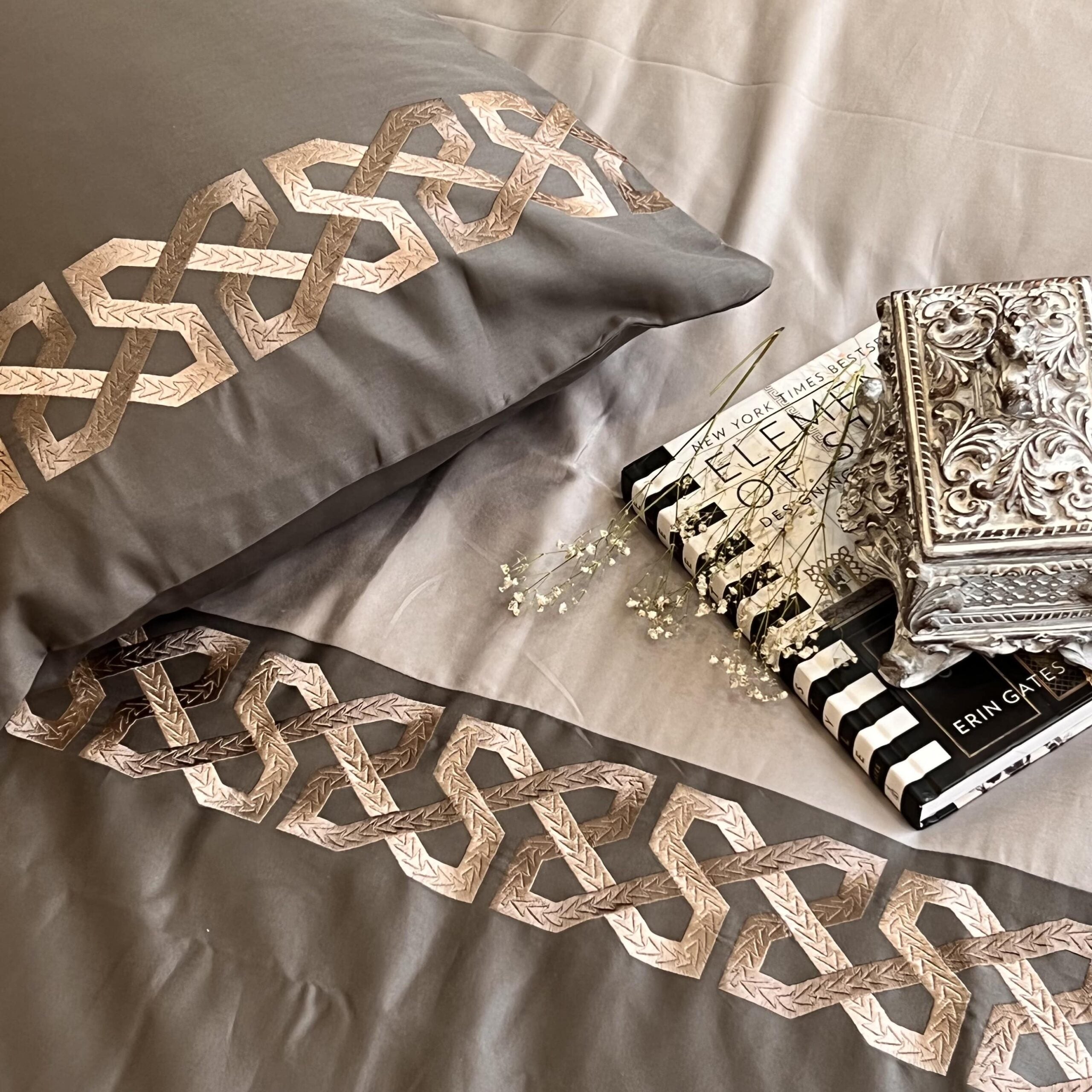 Sadyaska Alley Elephant Grey Silver Dreams 1 Pcs Duvet Cover Set