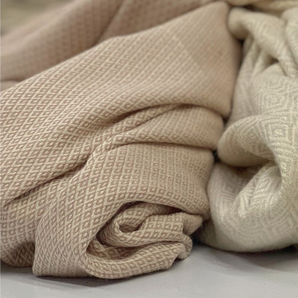 Sadyaska Inaya Clay Woven Throw with s 1 Pcs Cushion Cover