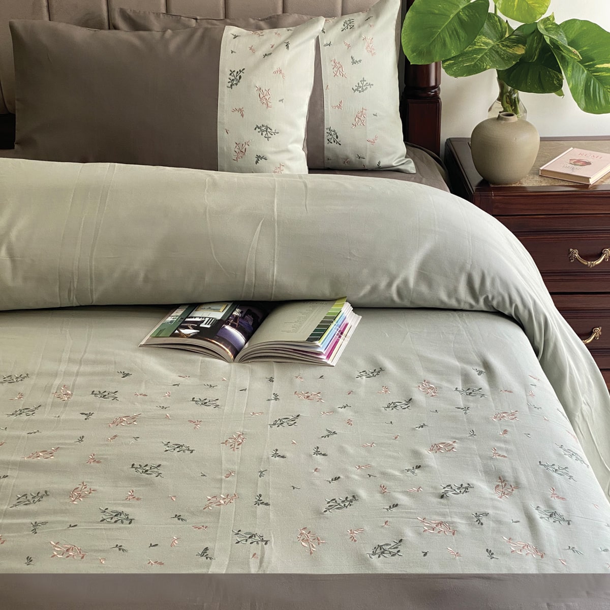 Sadyaska Lavish Sage Green and Olive Grey Mesmeric 1 Pcs Duvet Cover Set