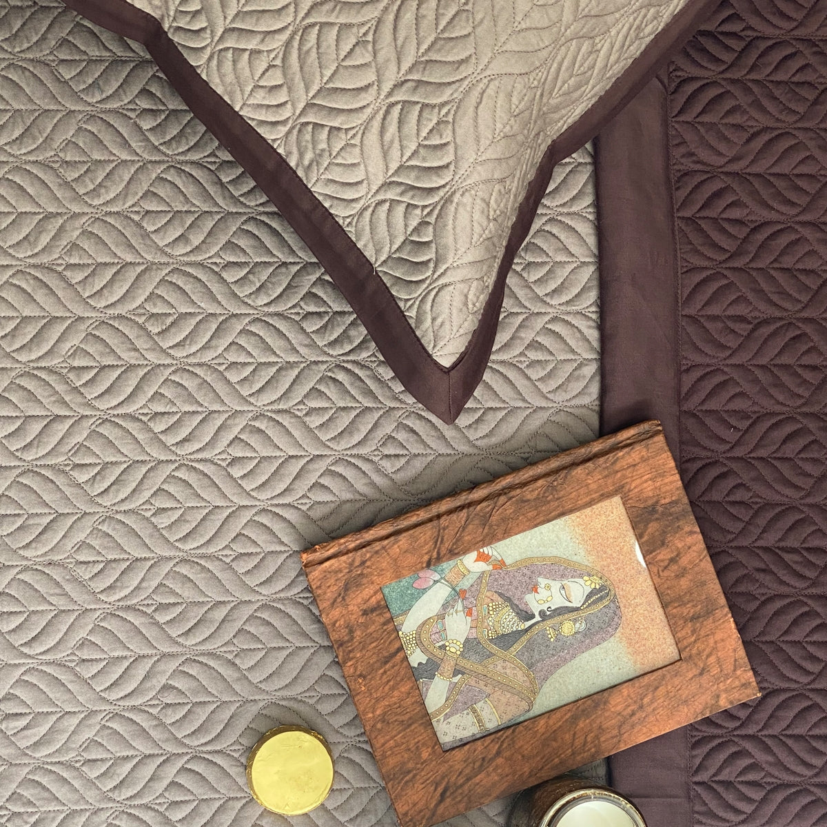 Sadyaska Coffee &amp; Taupe Leafage Reversible 1 Pcs Bedspread