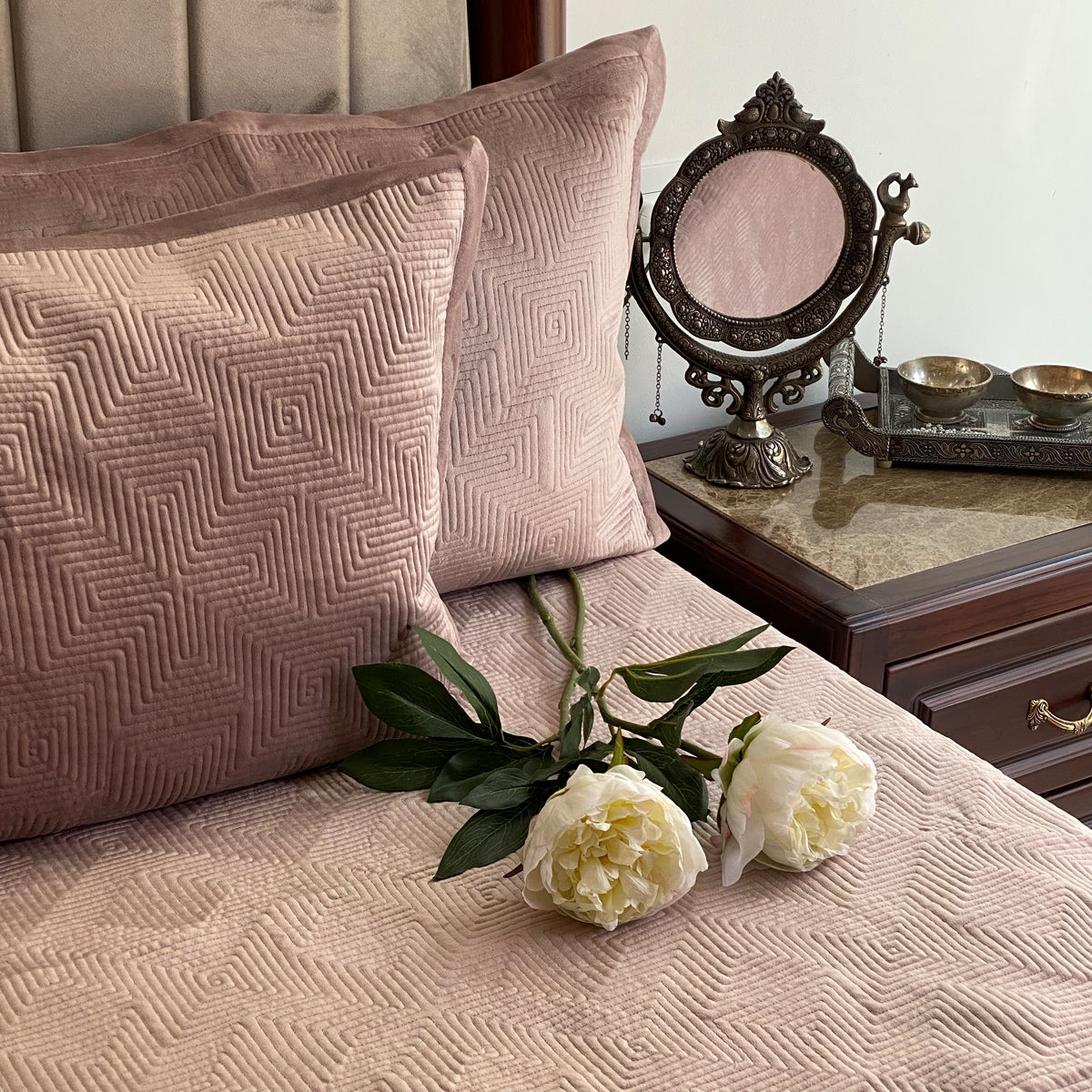 Sadyaska Maze Onion Pink Velvet 1 Pcs Bedspread