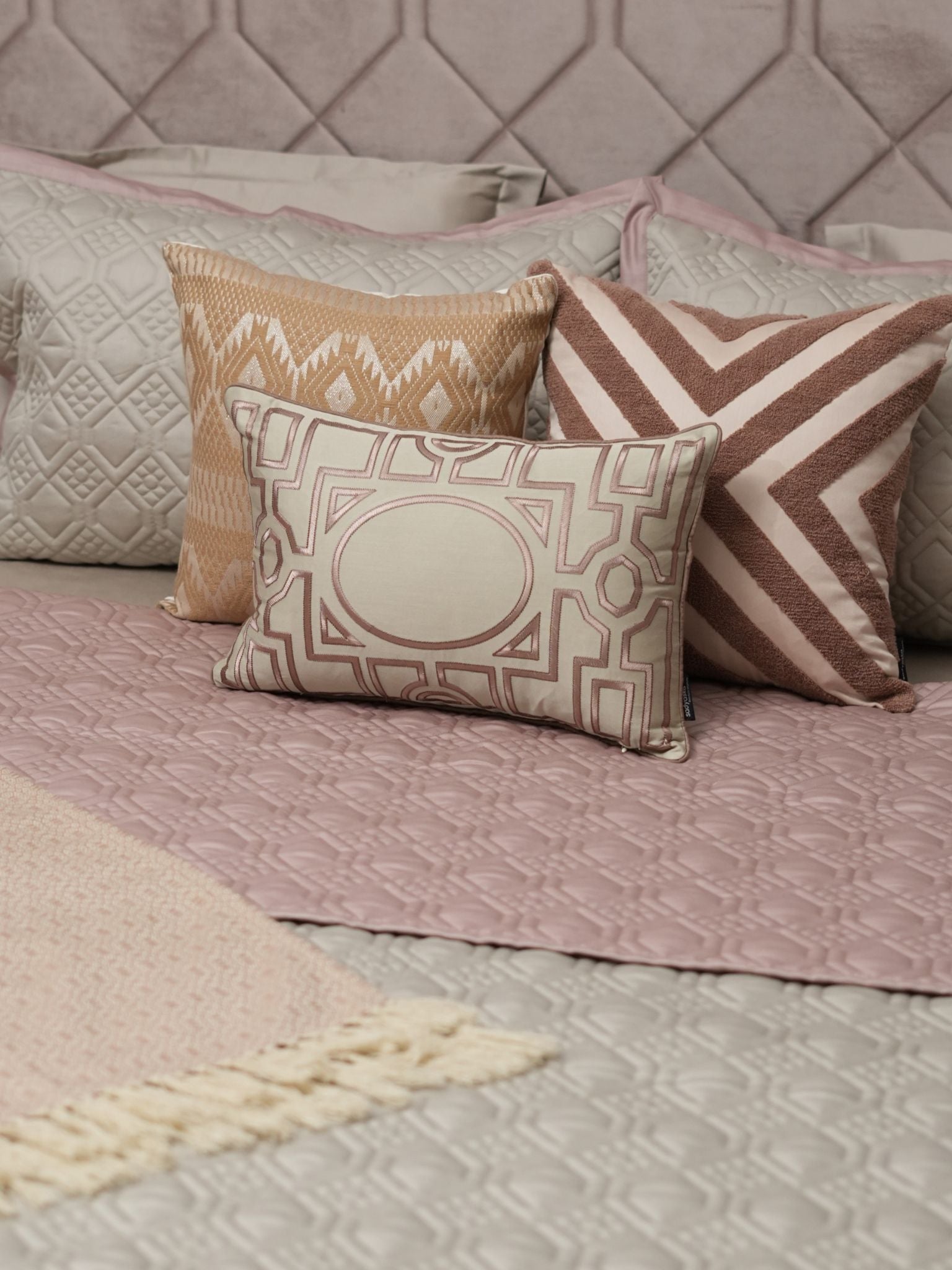 Sadyaska Malta Beige And Old Rose Cotton Rich Trousseau Set 10 Pcs Product