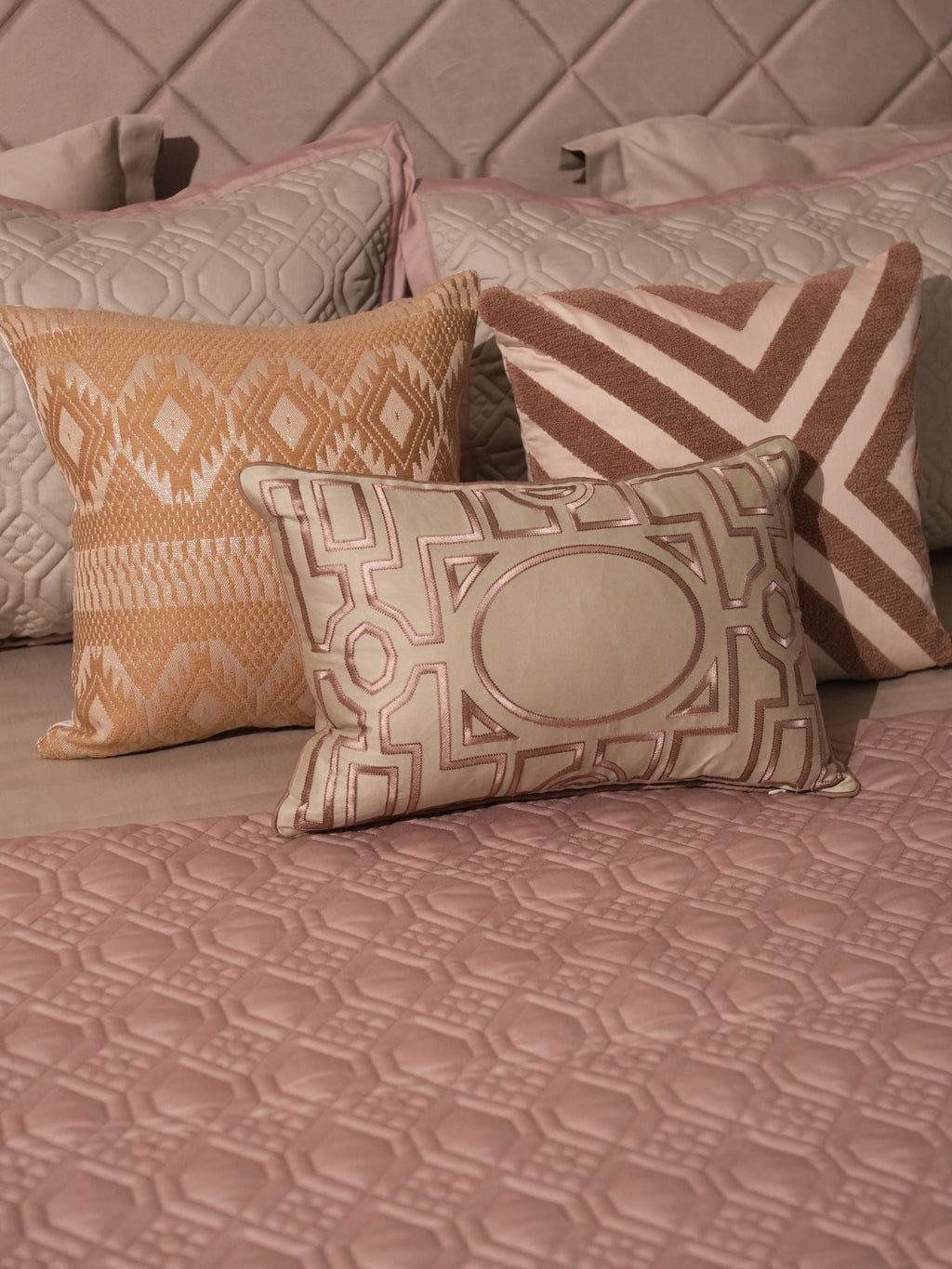 Sadyaska Malta Beige And Old Rose Cotton Rich Trousseau Set 10 Pcs Product