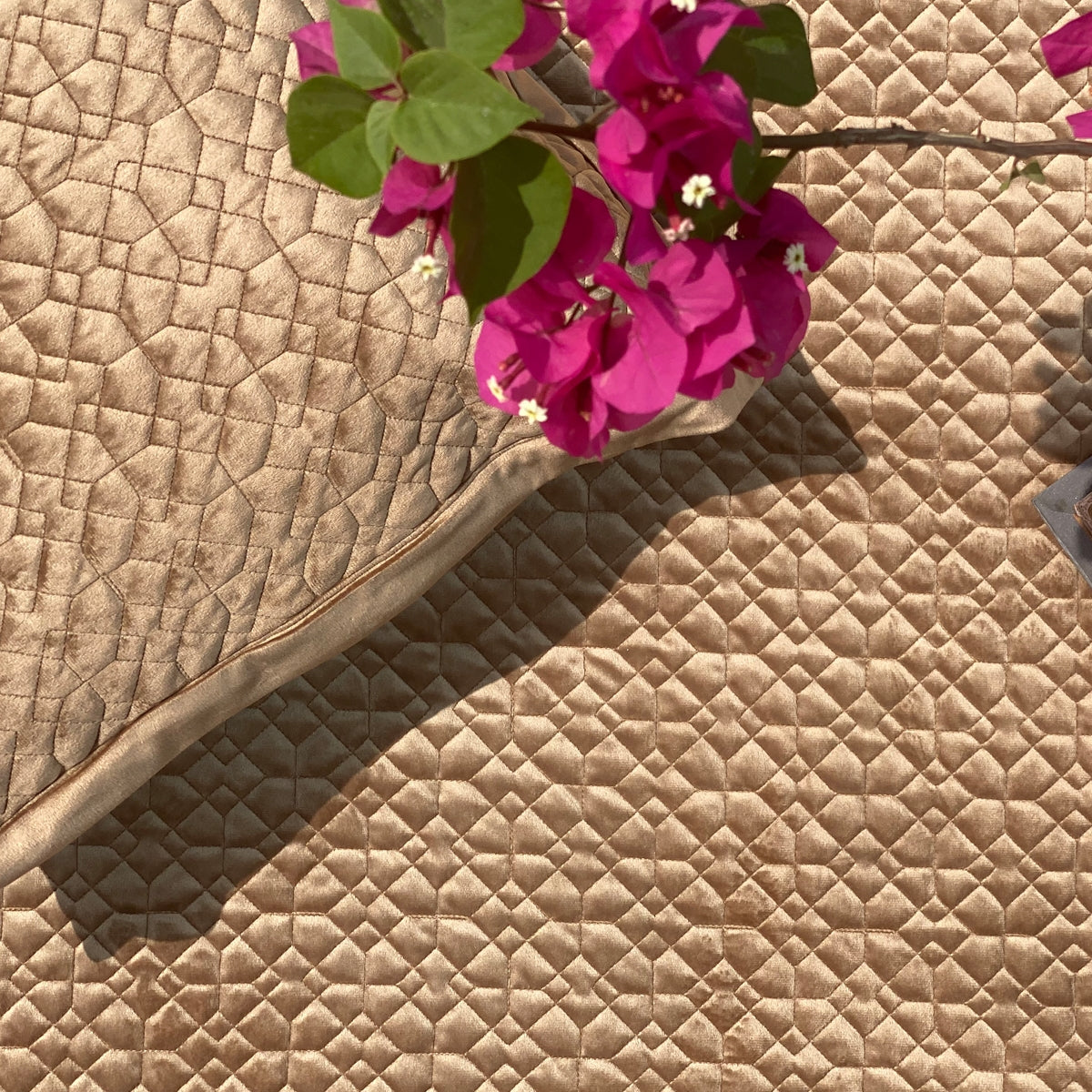 Sadyaska Nouveau Camel Velvet 1 Pcs Bedspread