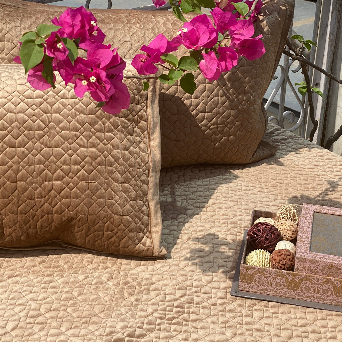 Sadyaska Nouveau Camel Velvet 1 Pcs Bedspread
