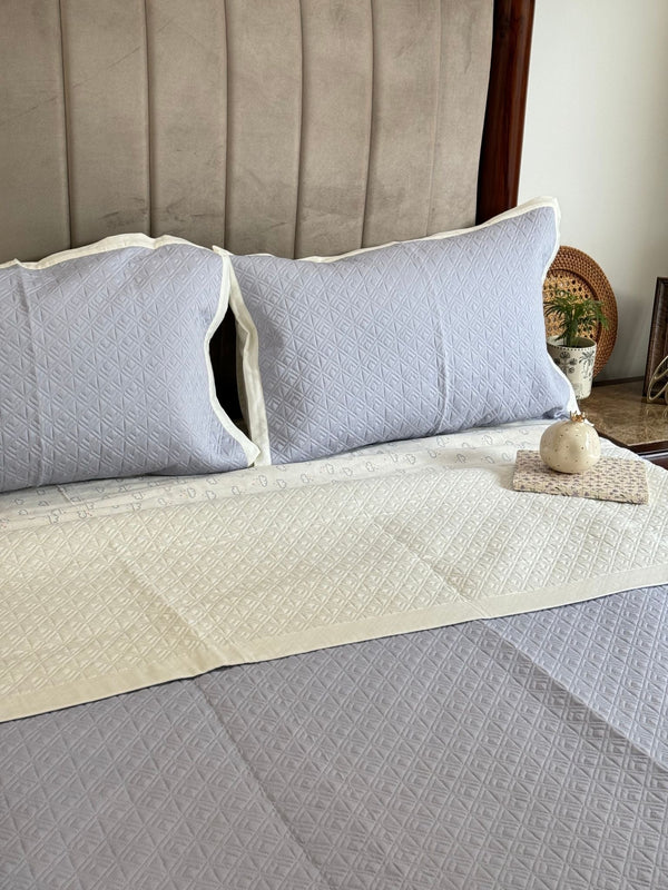 Sadyaska Nadire Smoke Blue and Ivory Cotton Reversible 1 Pcs Bedspread