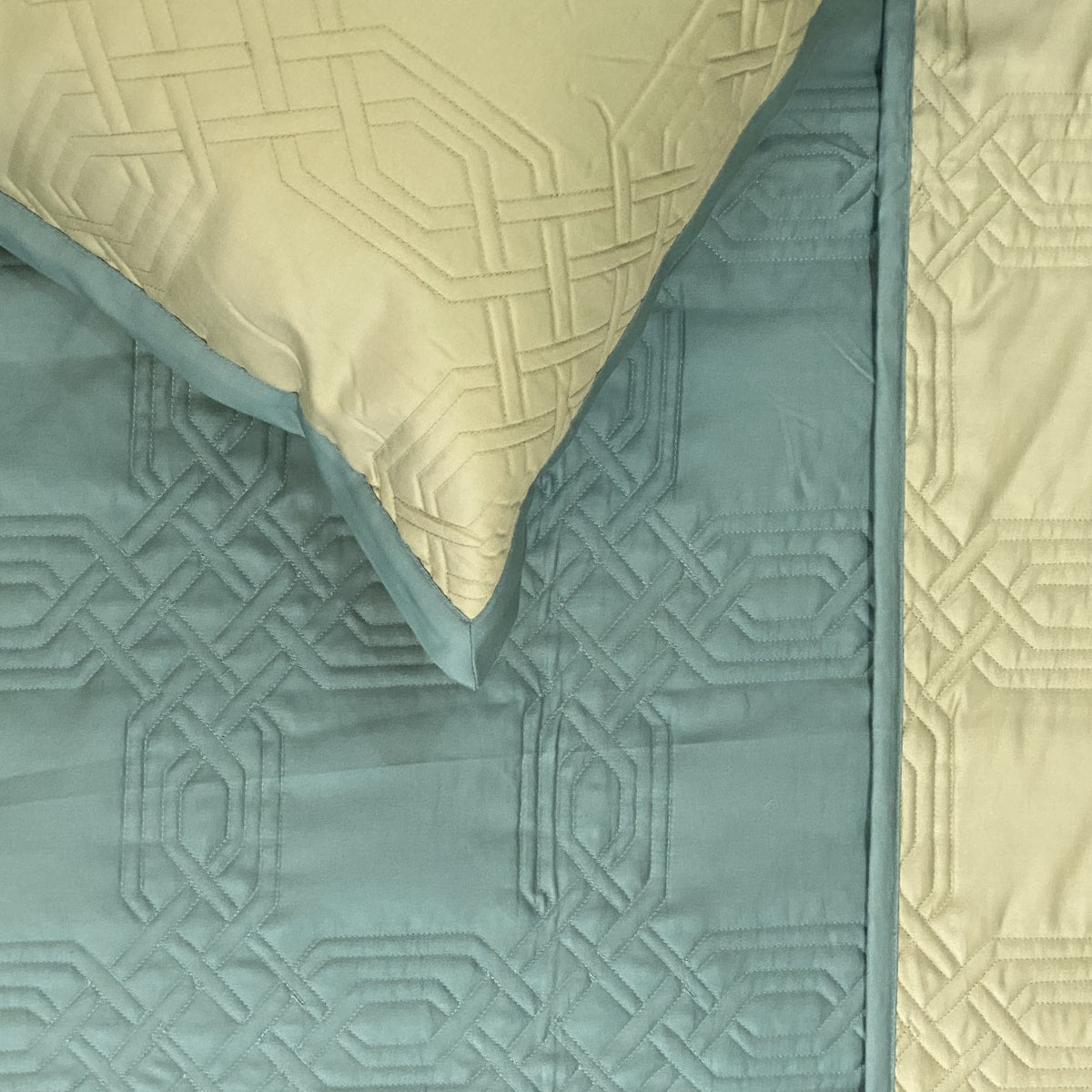 Sadyaska Quilted Turquoise and Lime Green Ornate Reversible 1 Pcs Bedspread