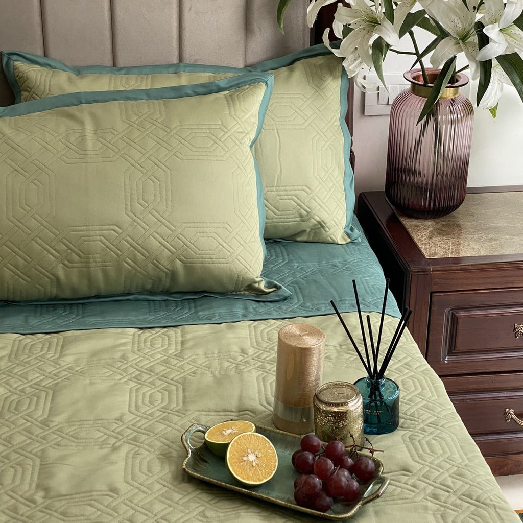 Sadyaska Quilted Turquoise and Lime Green Ornate Reversible 1 Pcs Bedspread