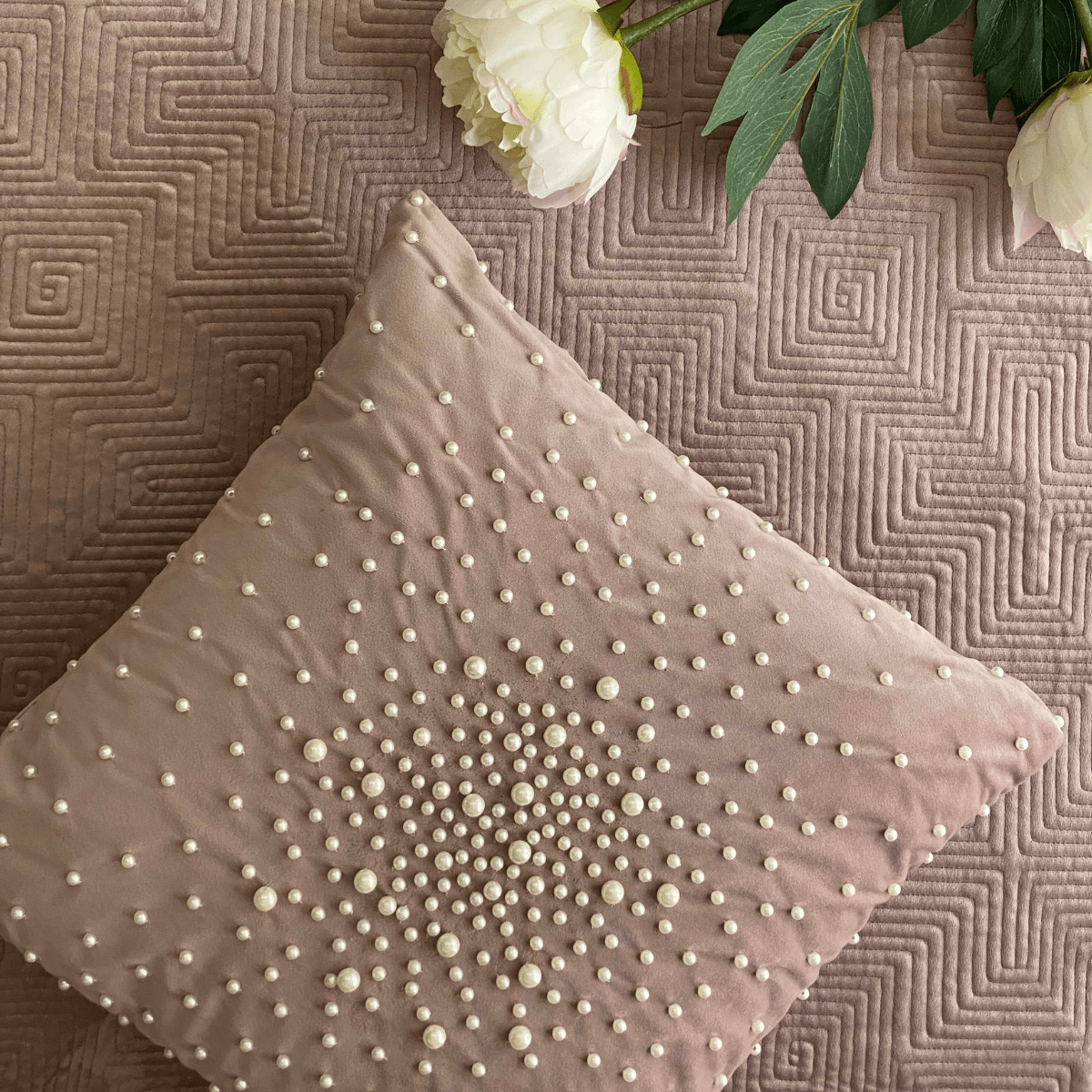 Sadyaska Decorative Pearl Onion Pink Velvet 16x16 1 Pcs Cushion Cover
