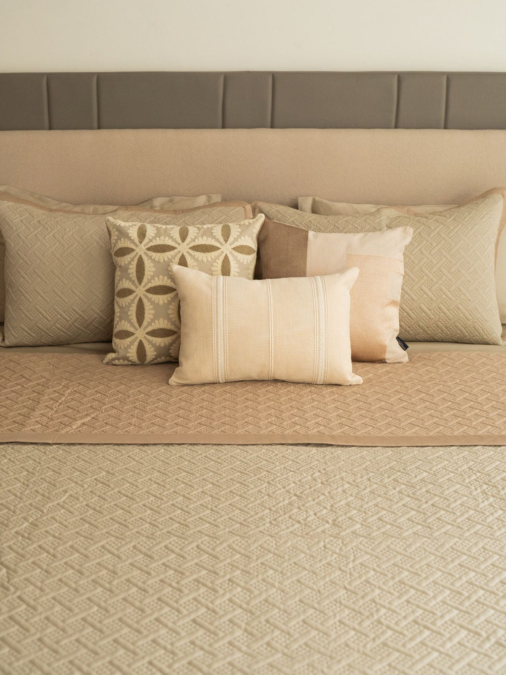 Sadyaska Poppy Sand and Beige Cotton Reversible 1 Pcs Bedspread