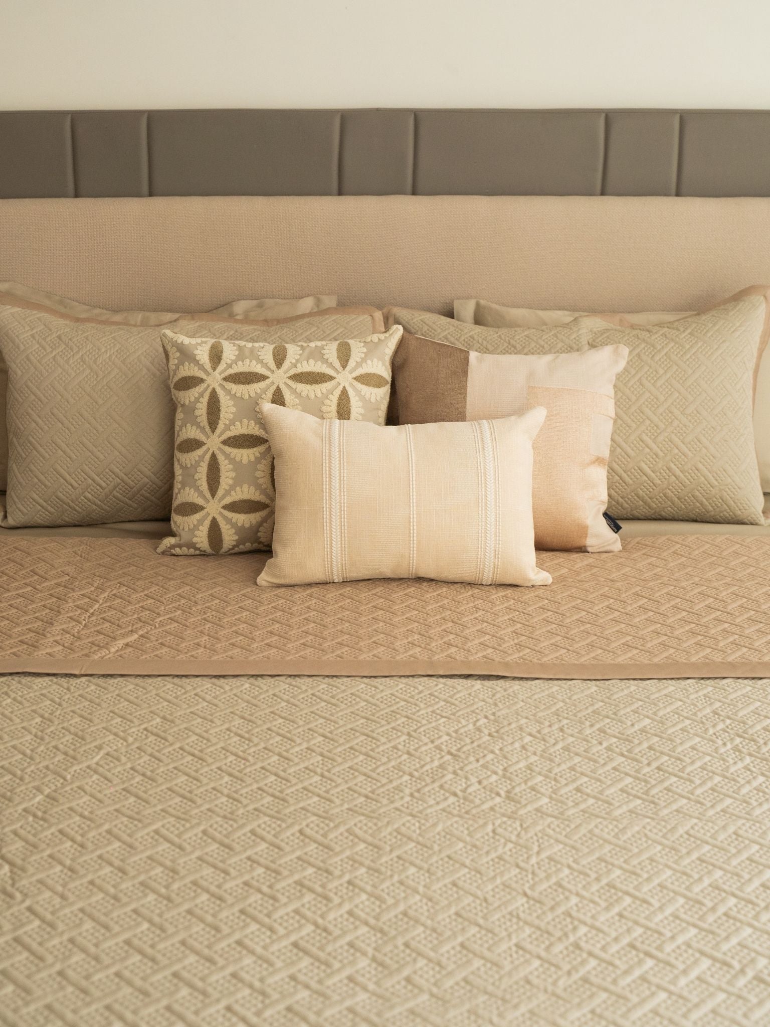 Sadyaska Poppy Sand and Beige Cotton Reversible 1 Pcs Bedspread