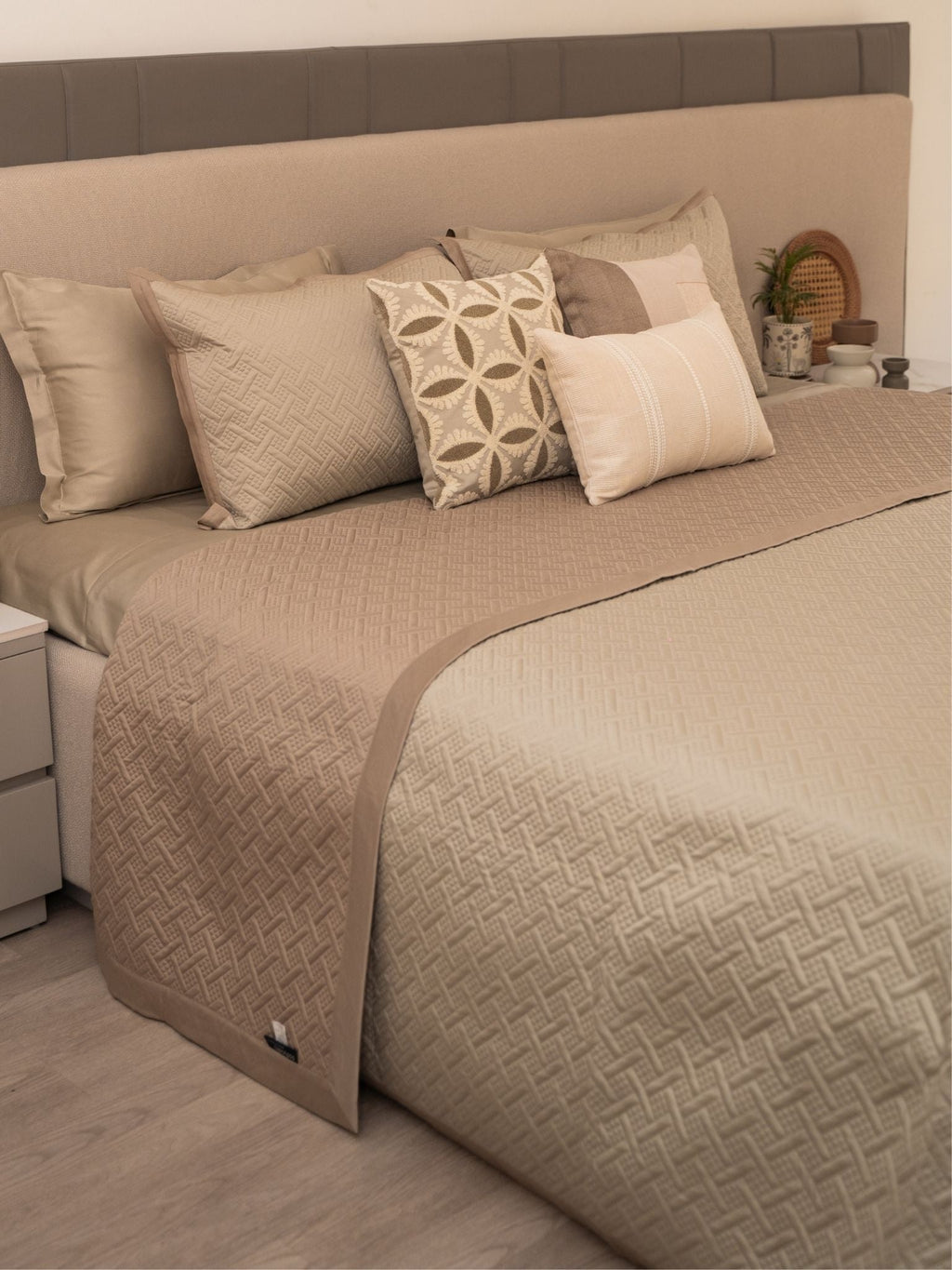 Sadyaska Poppy Sand and Beige 300TC Cotton 10 Pcs Bedding Set