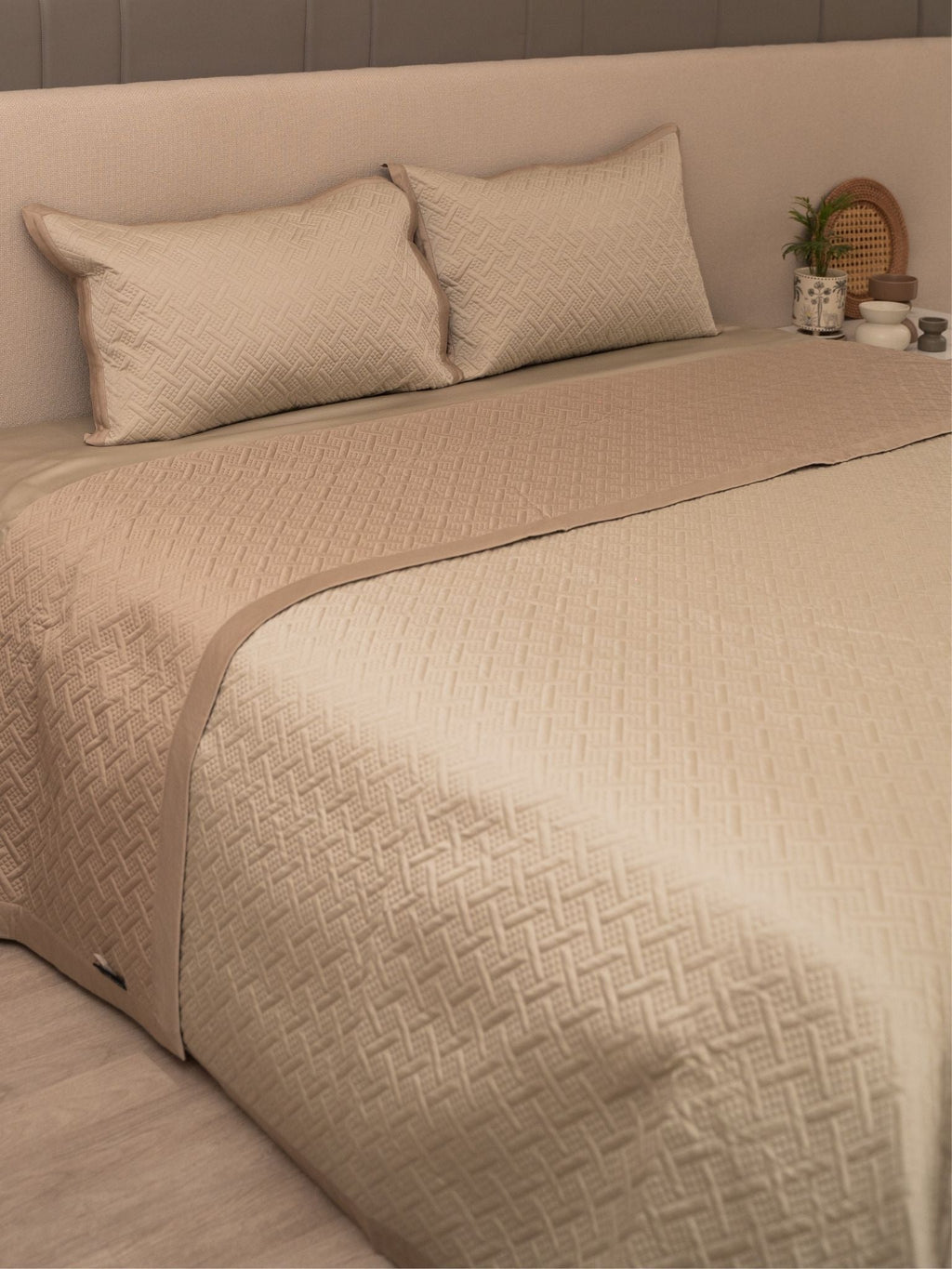 Sadyaska Poppy Sand and Beige Cotton Reversible 1 Pcs Bedspread
