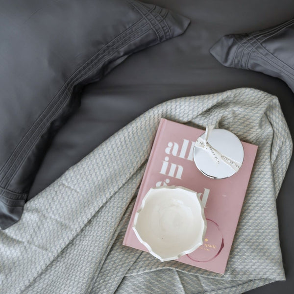 Sadyaska Quartz Mist Woven Throw with s 1 Pcs Euro Sham