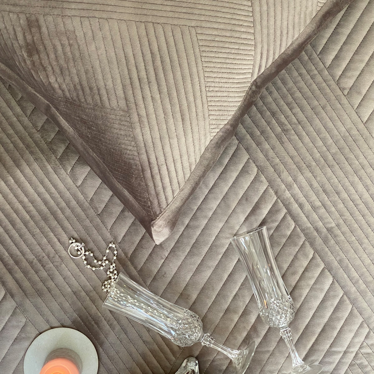 Sadyaska Regal Silver Velvet 1 Pcs Bedspread