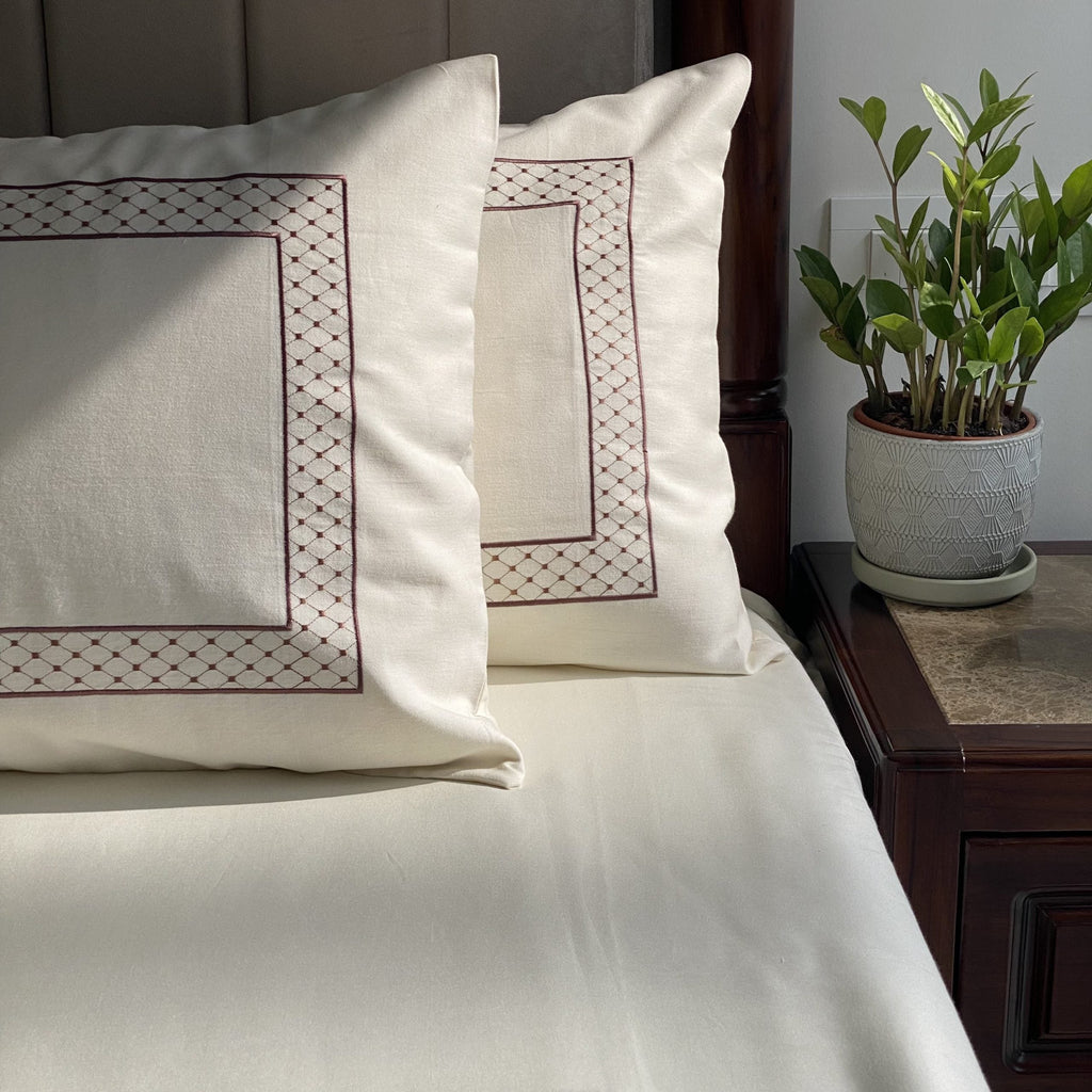 Sadyaska Checks Ivory Mauve Dreams 1 Pcs Bedsheet
