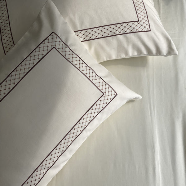 Sadyaska Checks Ivory Mauve Dreams 1 Pcs Bedsheet