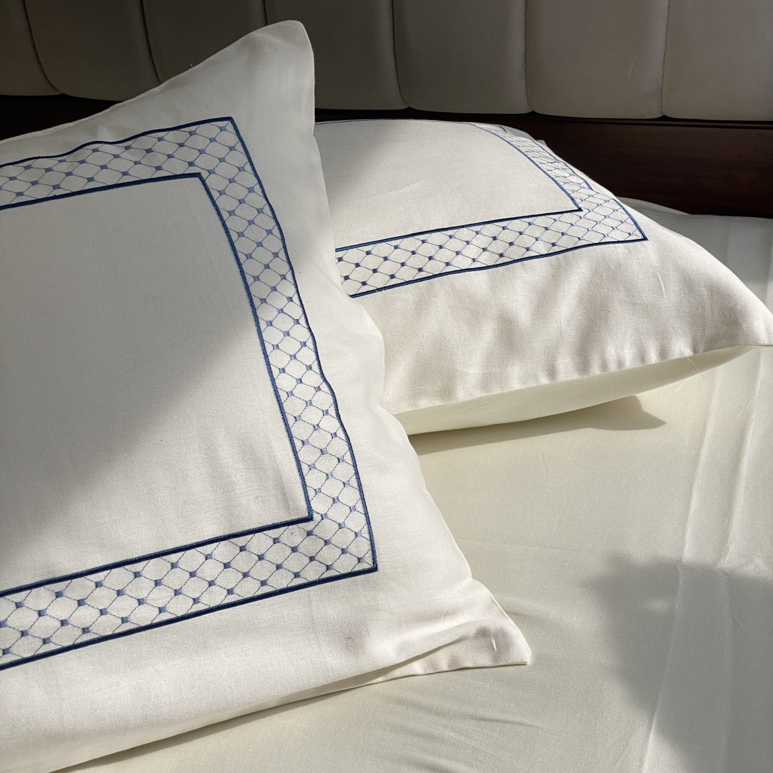 Sadyaska Checks Ivory Navy Dreams 1 Pcs Bedsheet