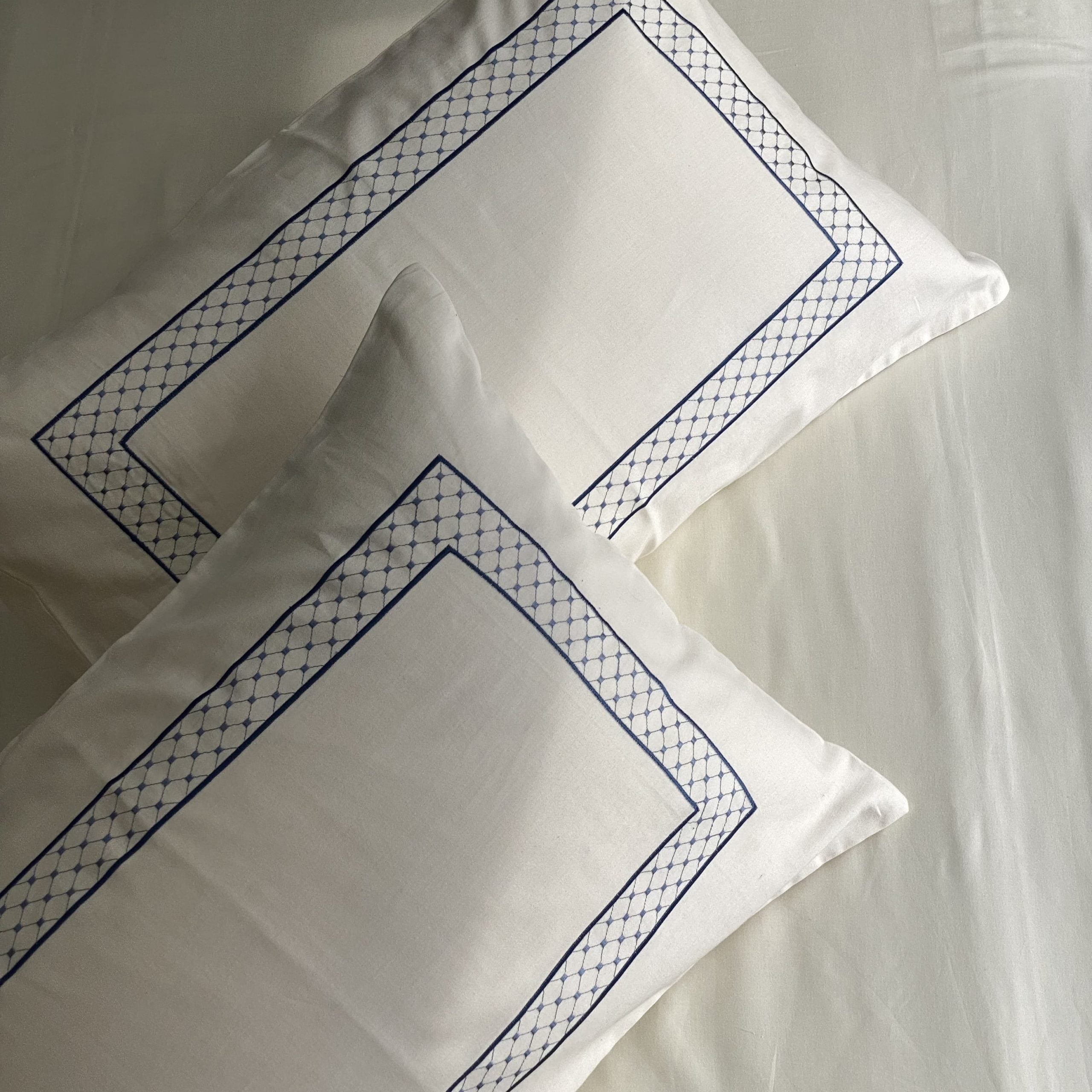 Sadyaska Checks Ivory Navy Dreams 1 Pcs Bedsheet