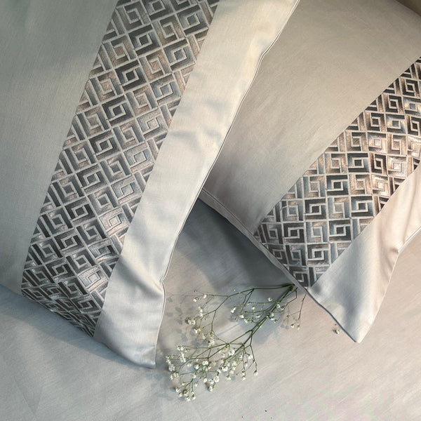 Sadyaska Squarish Pearl Grey Dreams 1 Pcs Bedsheet