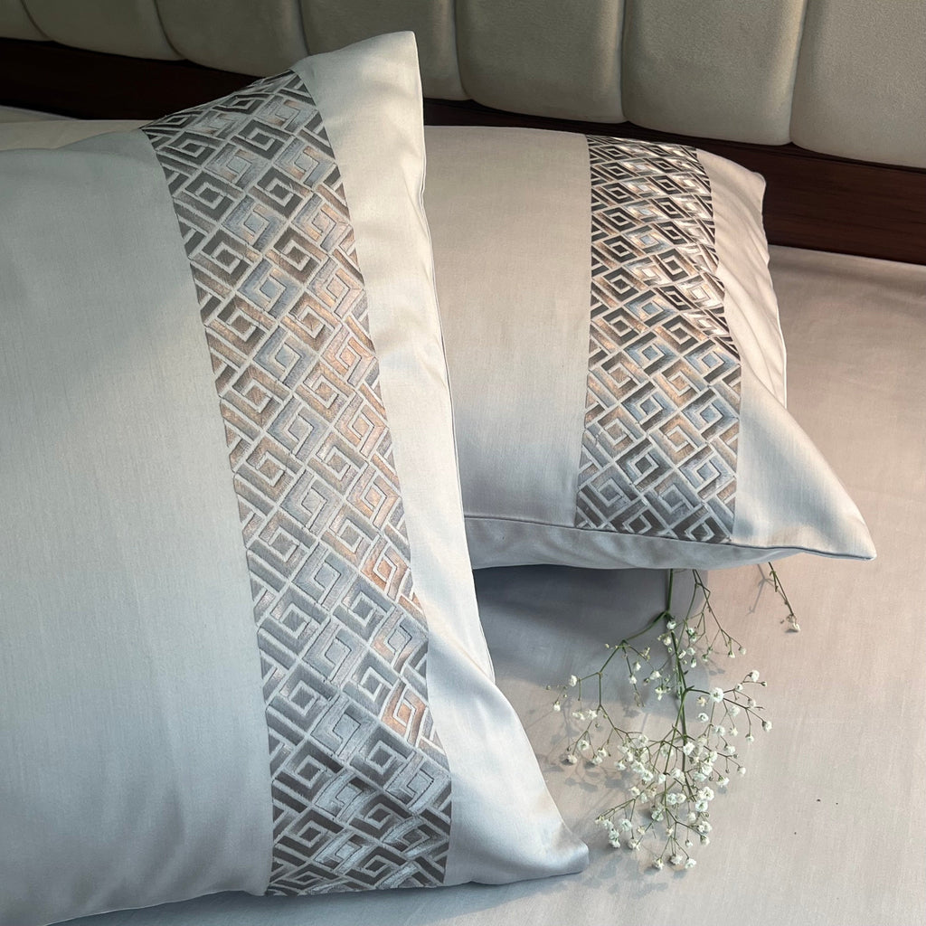 Sadyaska Squarish Pearl Grey Dreams 1 Pcs Bedsheet