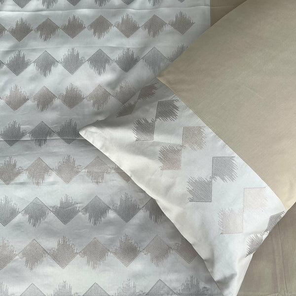 Sadyaska Peak Pearl Grey and Sand Embroidered Set 1 Pcs Bedsheet