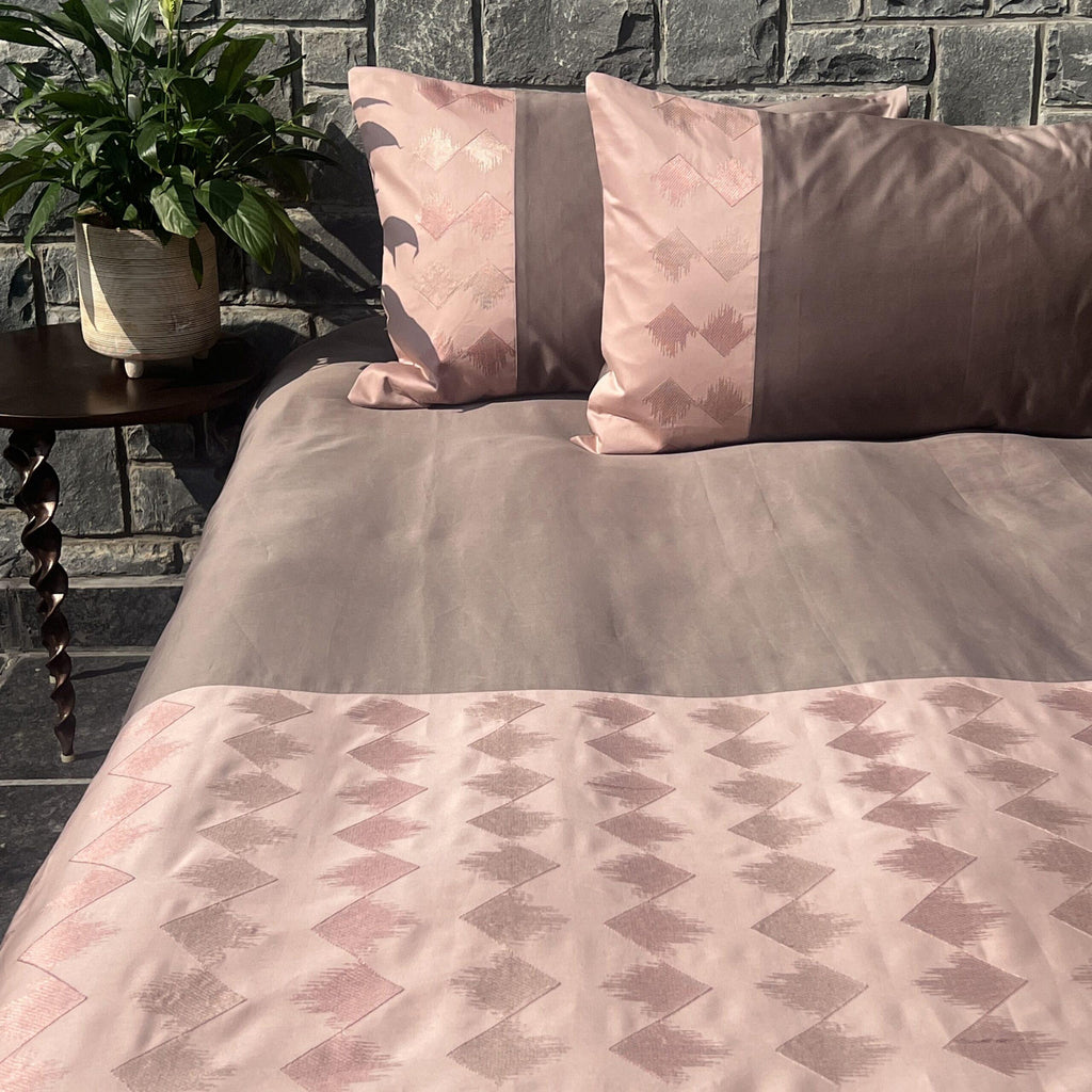 Sadyaska Peak Taupe and Rose Embroidered Set 1 Pcs Bedsheet