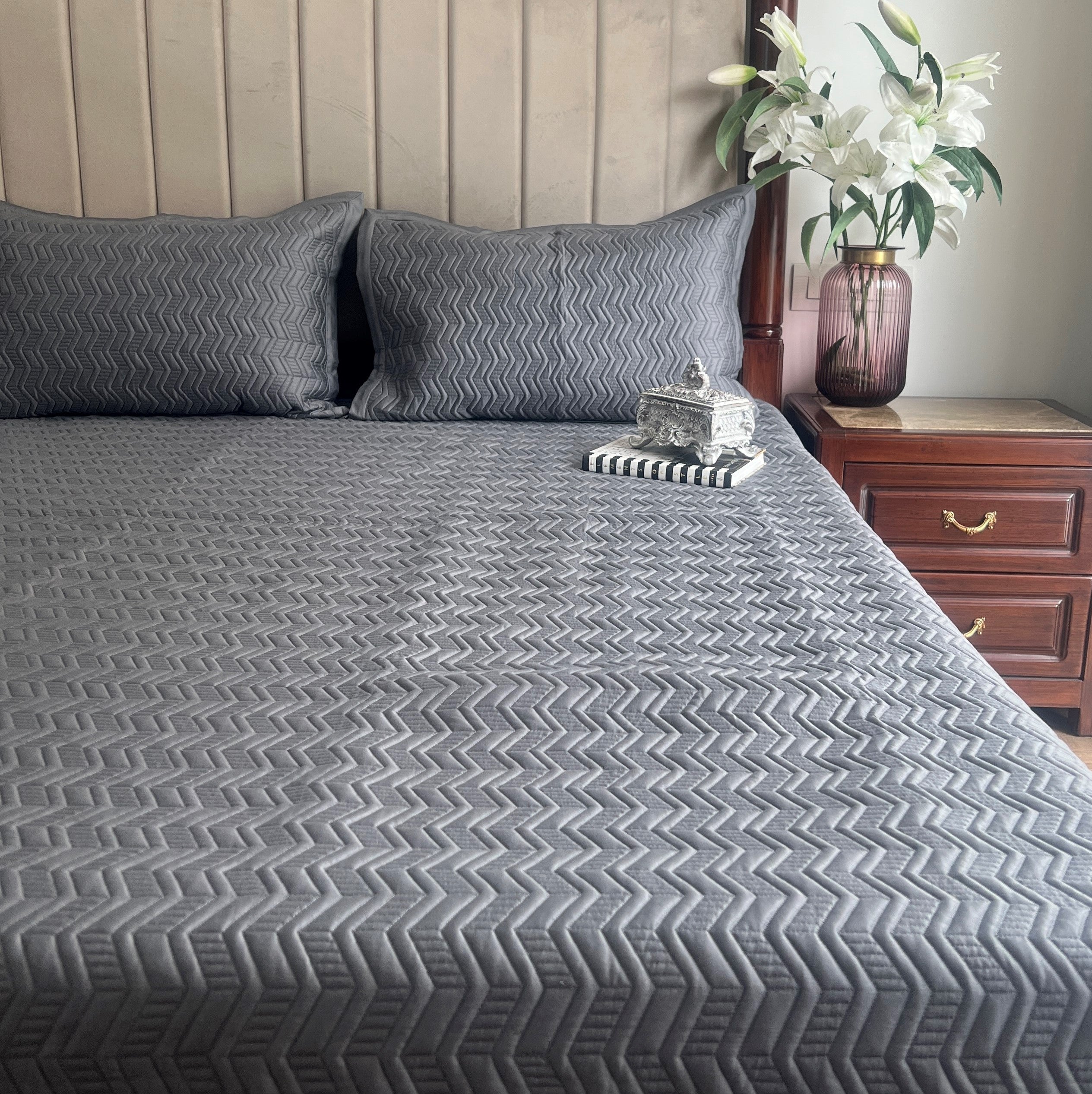 Sadyaska Dark Grey Donna Cotton Reversible 1 Pcs Bedspread