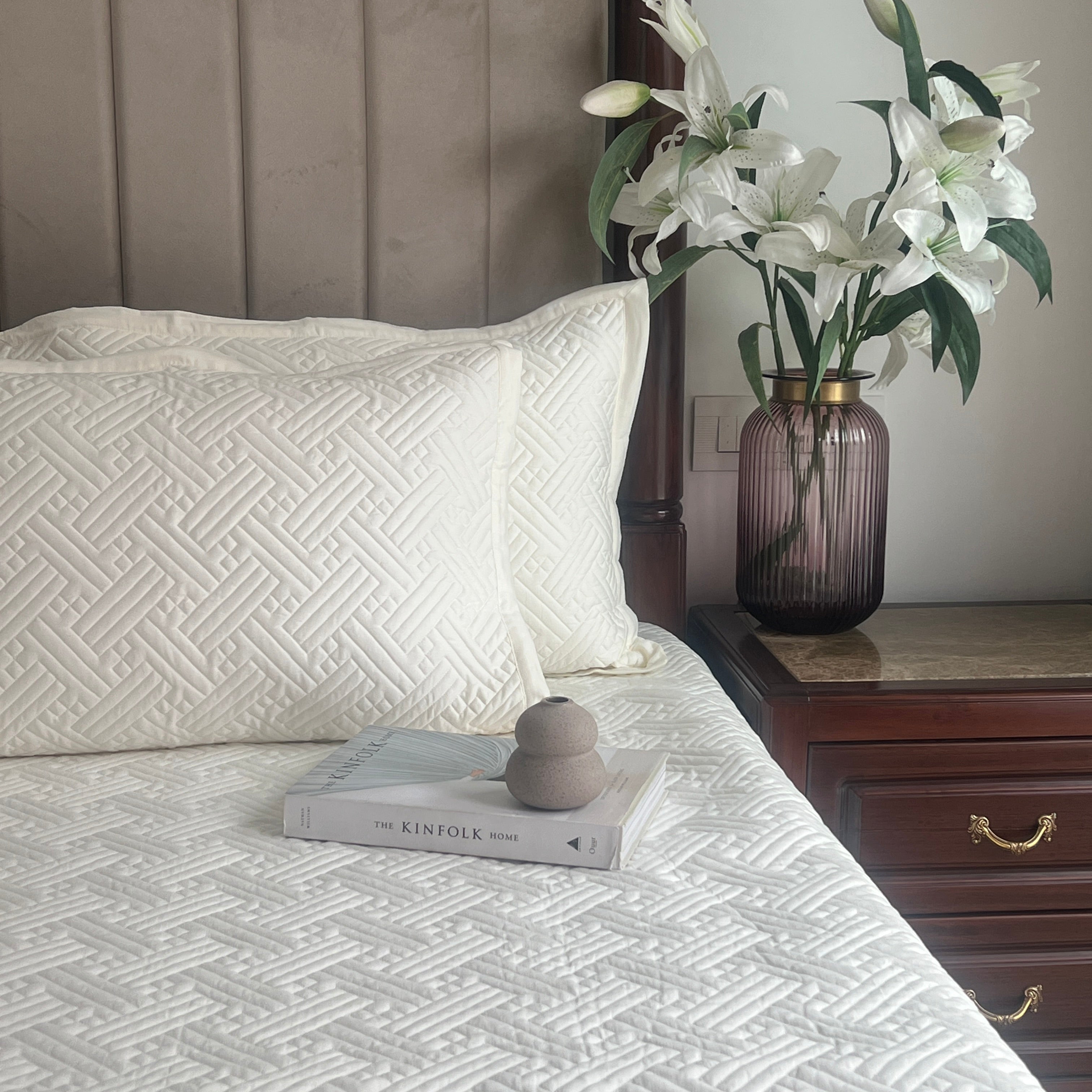 Sadyaska Ivory Triumph Cotton Reversible 1 Pcs Bedspread