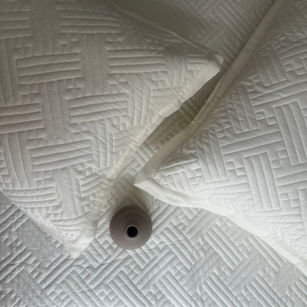 Sadyaska Ivory Triumph Cotton Reversible 1 Pcs Bedspread