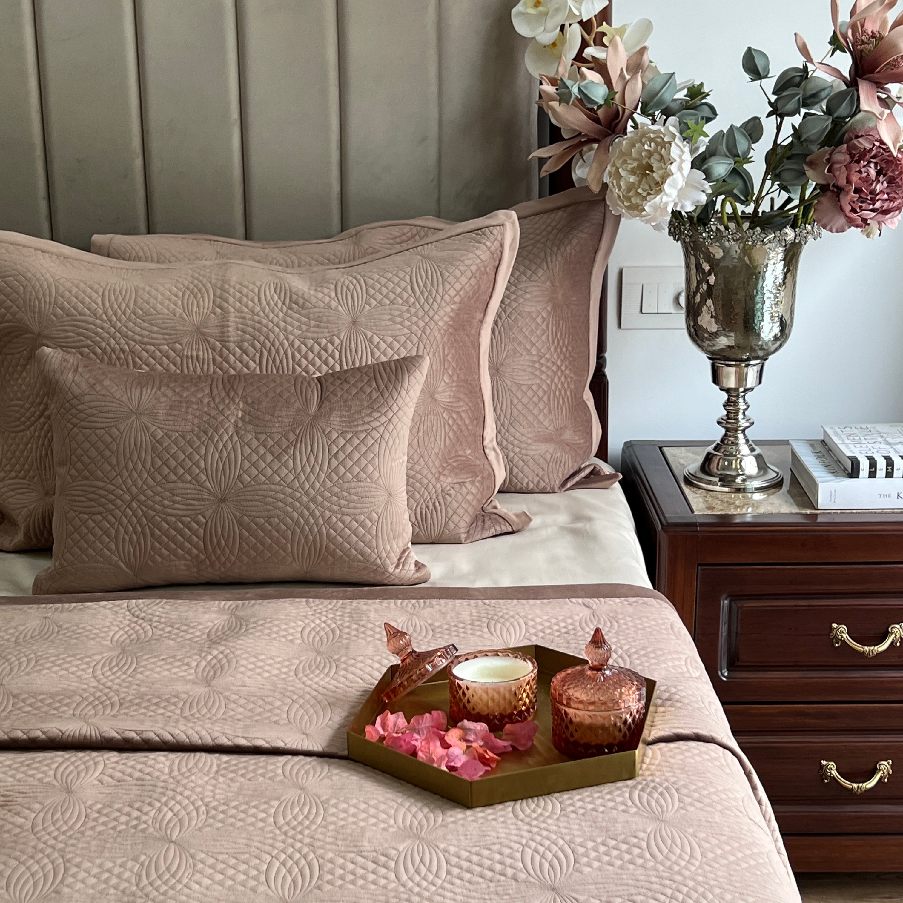 Sadyaska Lindo Buff Velvet 1 Pcs Bedspread