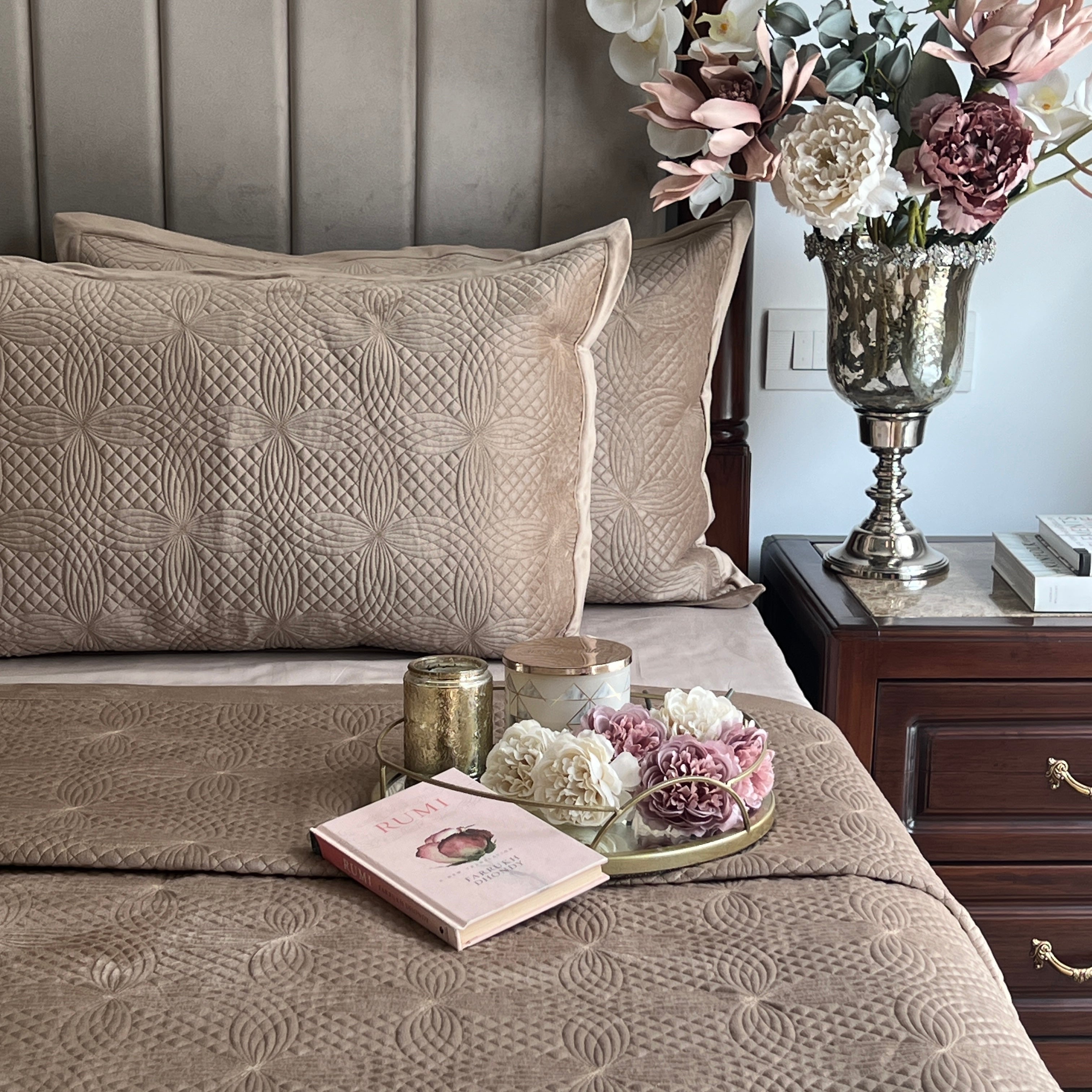 Sadyaska Lindo Champagne Gold Velvet 1 Pcs Bedspread