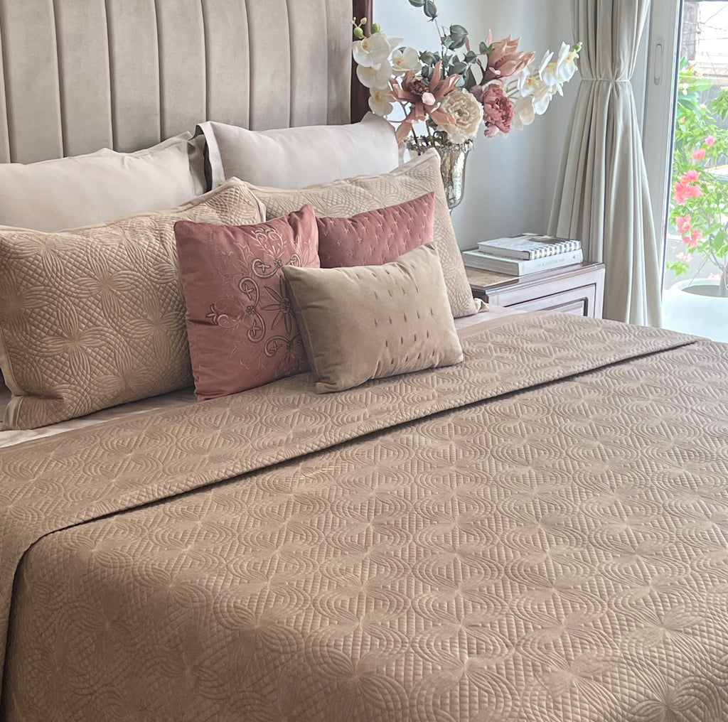 Sadyaska Lindo Champagne Gold Velvet 1 Pcs Bedspread