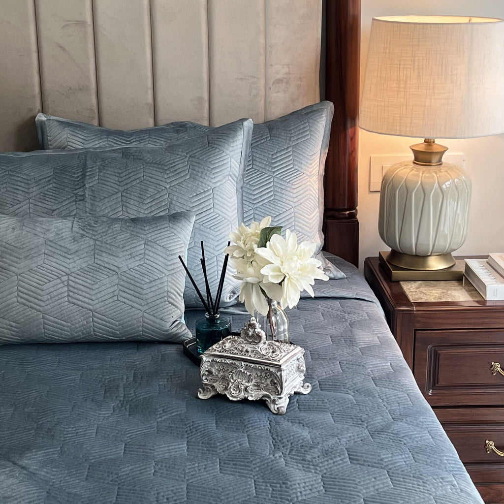 Sadyaska Marvel Powder Blue Velvet 1 Pcs Bedspread