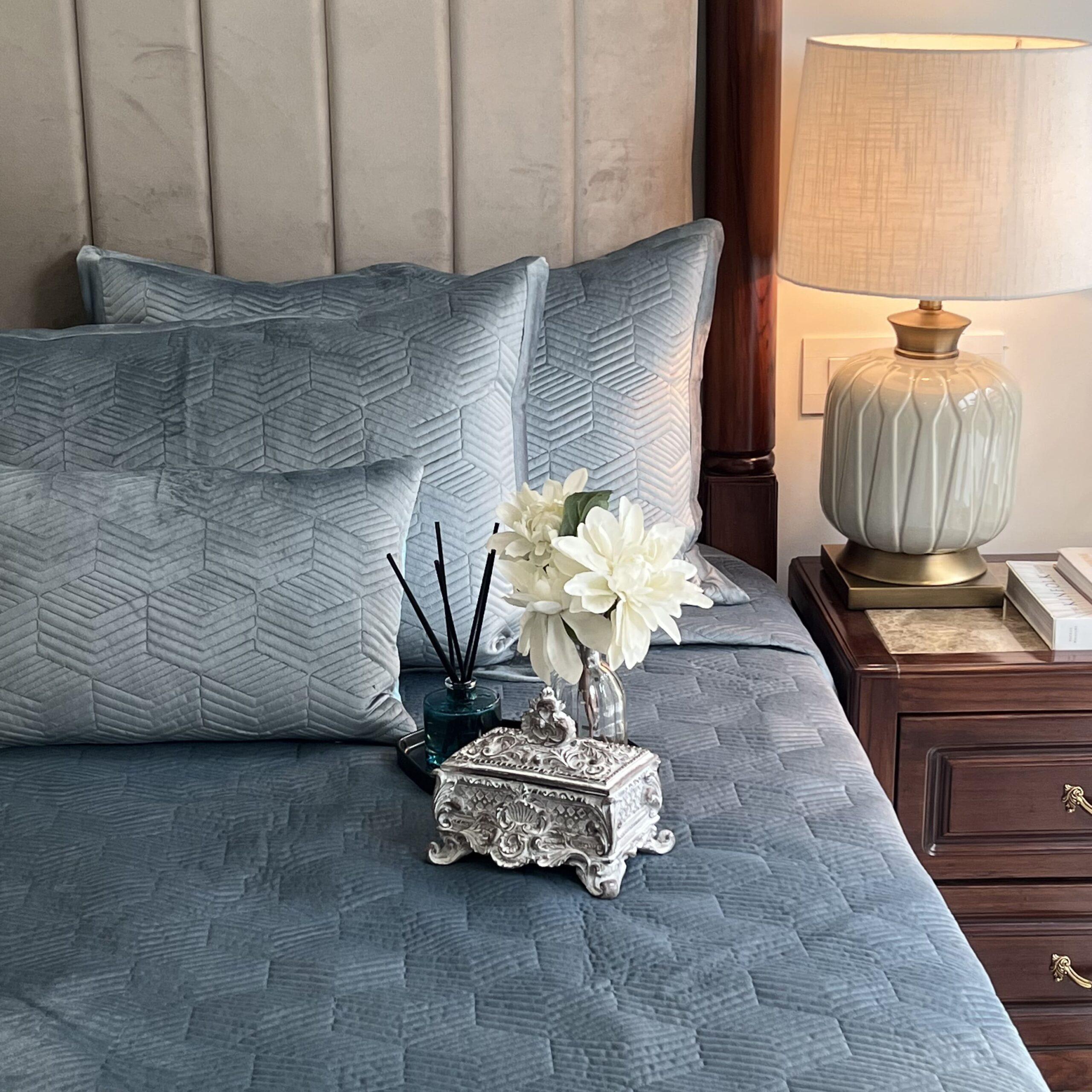 Sadyaska Marvel Powder Blue Velvet 1 Pcs Bedspread
