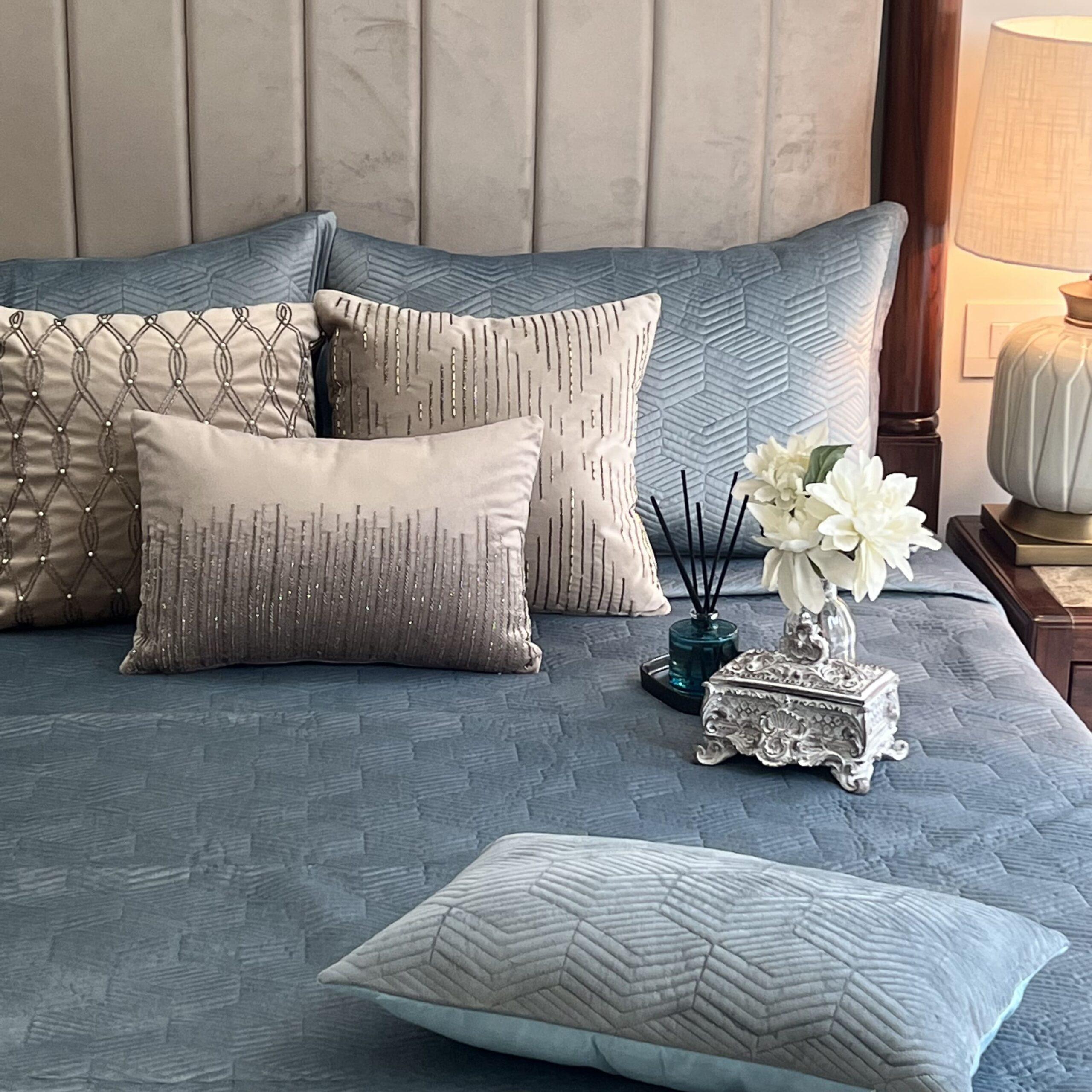 Sadyaska Marvel Powder Blue Velvet 1 Pcs Bedspread