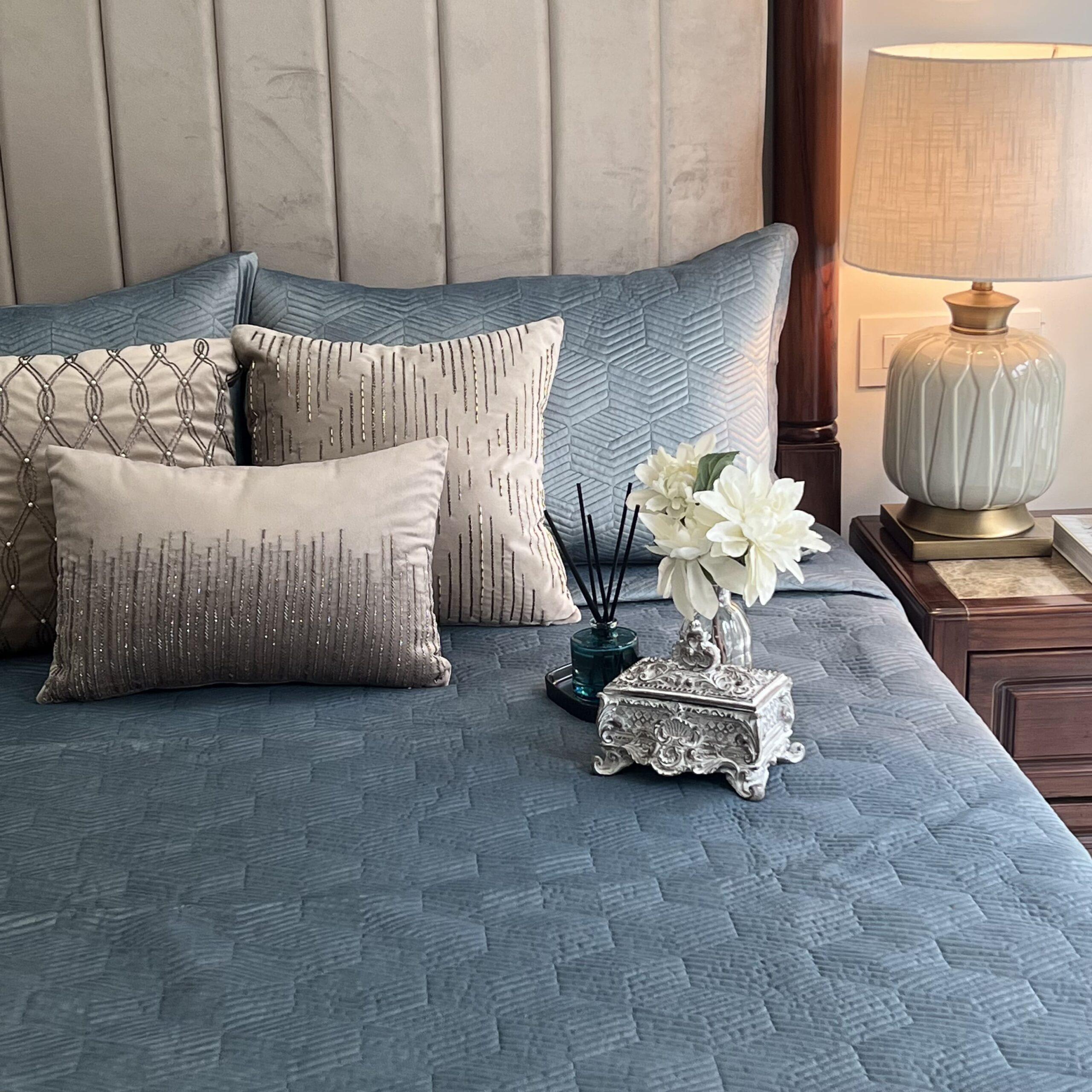 Sadyaska Marvel Powder Blue Velvet 1 Pcs Bedspread