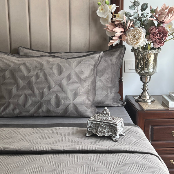 Sadyaska Maze Dark Grey Velvet 1 Pcs Bedspread