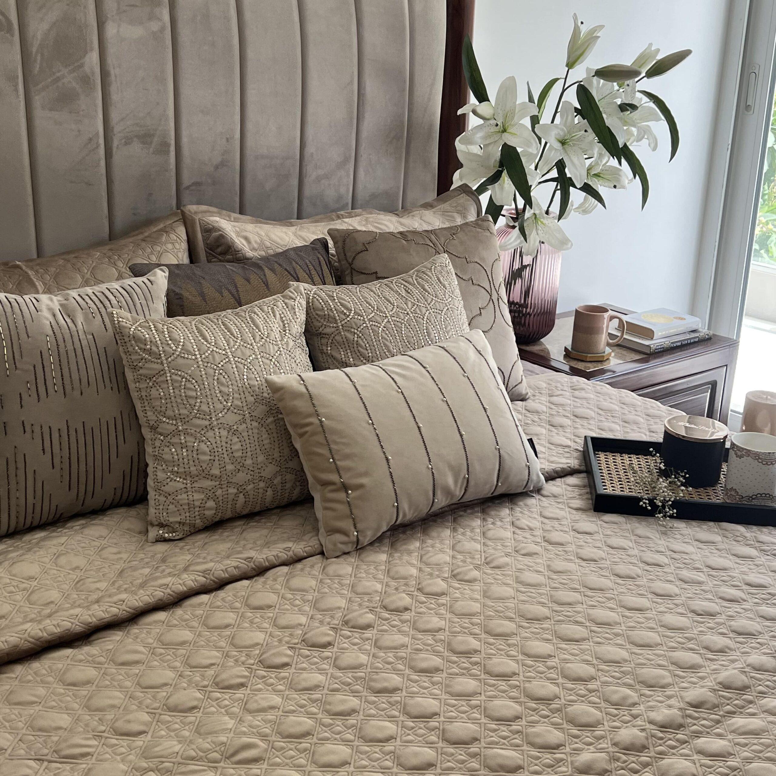 Sadyaska Stellar Champagne Gold Velvet 1 Pcs Bedspread