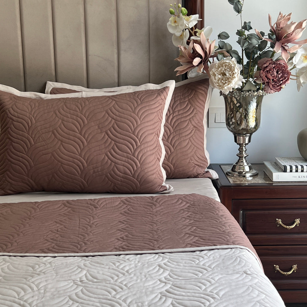 Sadyaska Quilted Brandy Rose and Beige Comber Reversible 1 Pcs Bedspread