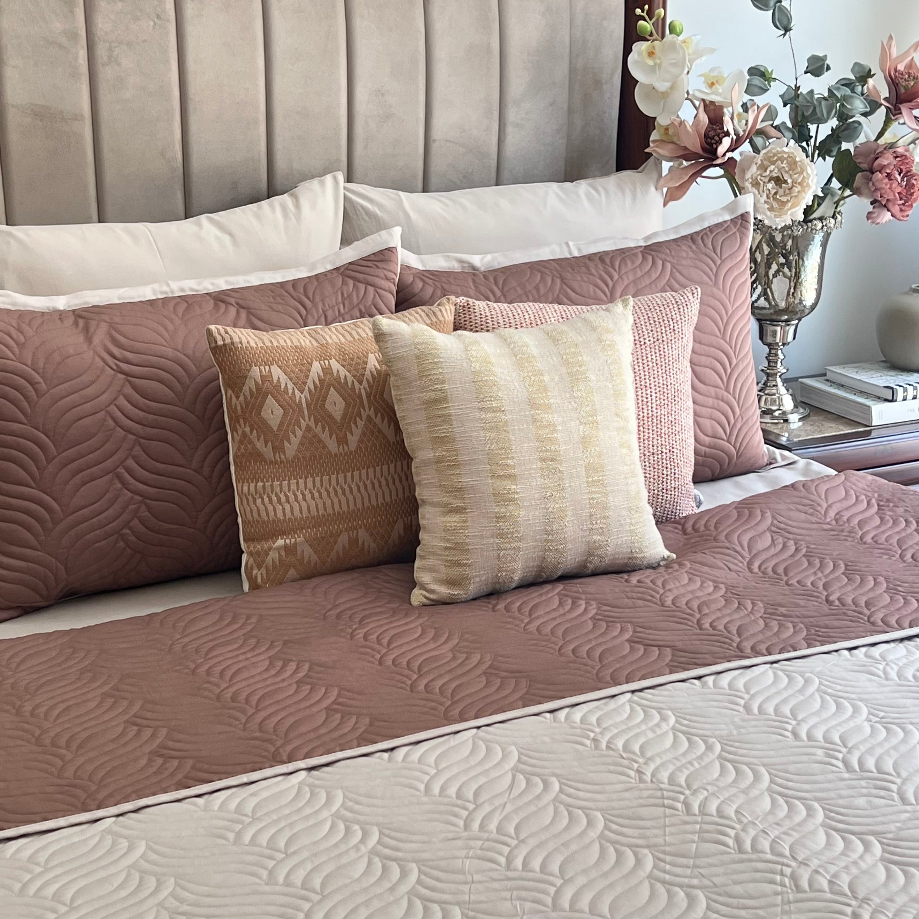 Sadyaska Quilted Brandy Rose and Beige Comber Reversible 1 Pcs Bedspread