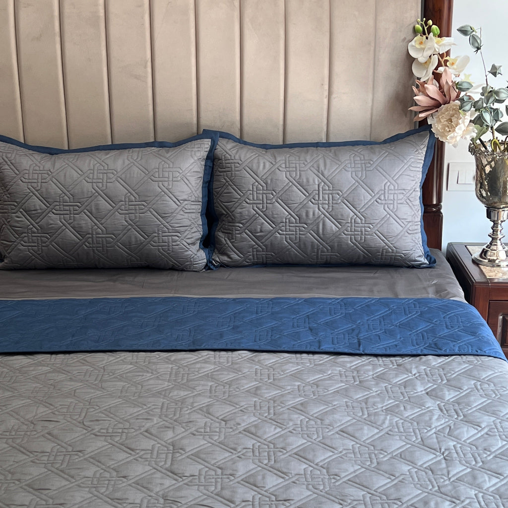Sadyaska Quilted Navy and Dark Grey Gizmo Reversible 1 Pcs Bedspread