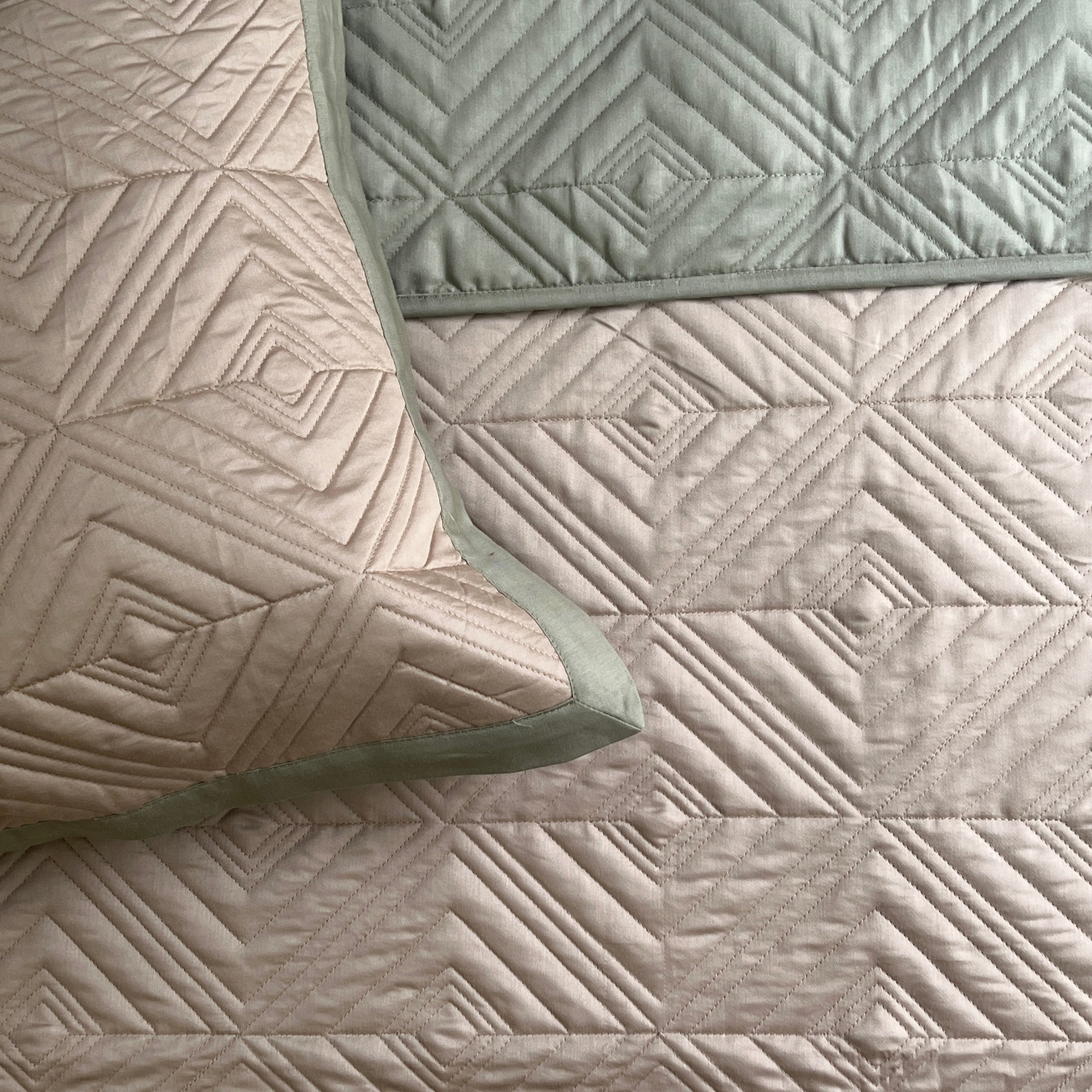 Sadyaska Quilted Forest Green and Sand Ripple Reversible 1 Pcs Bedspread