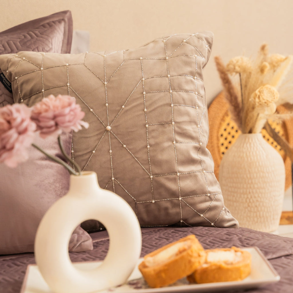 Sadyaska Decorative Scatter Silver Velvet 16x16 1 Pcs Cushion Cover