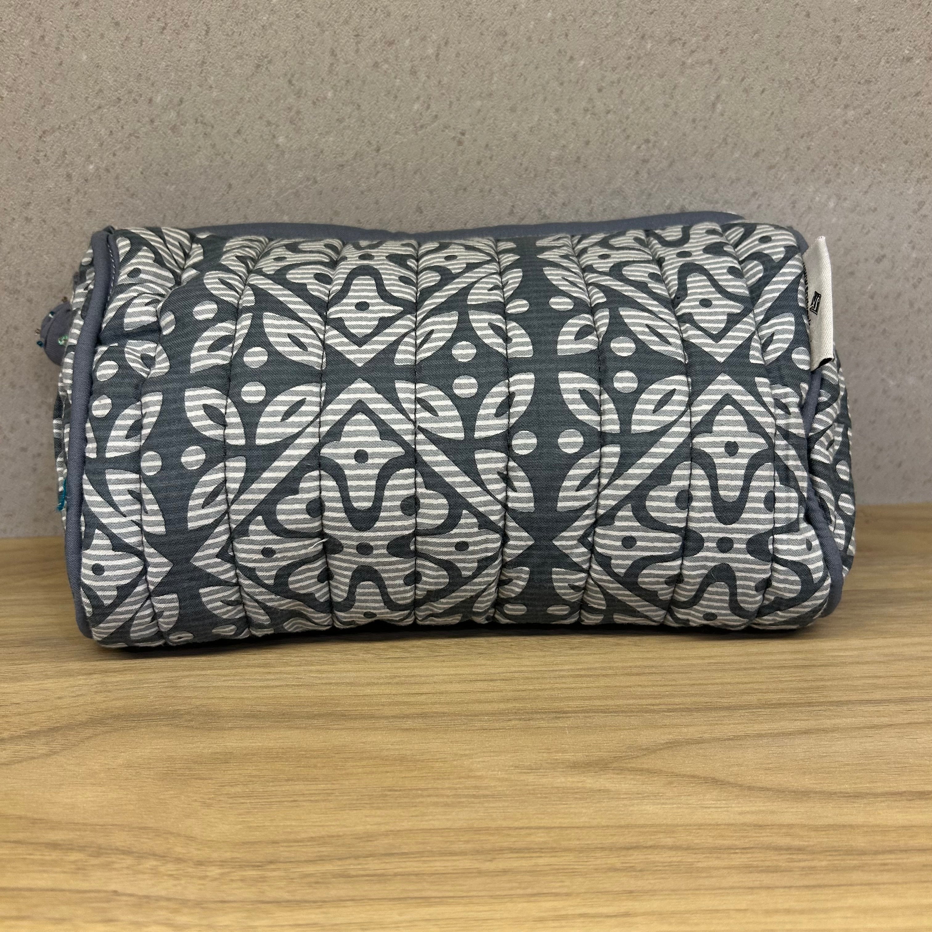Sadyaska Grey Printed Cotton Medium Size ed Wedding Jewelry Pouch / Cosmetic / Make Up Case Multifunction Storage 1 Pcs Quilt