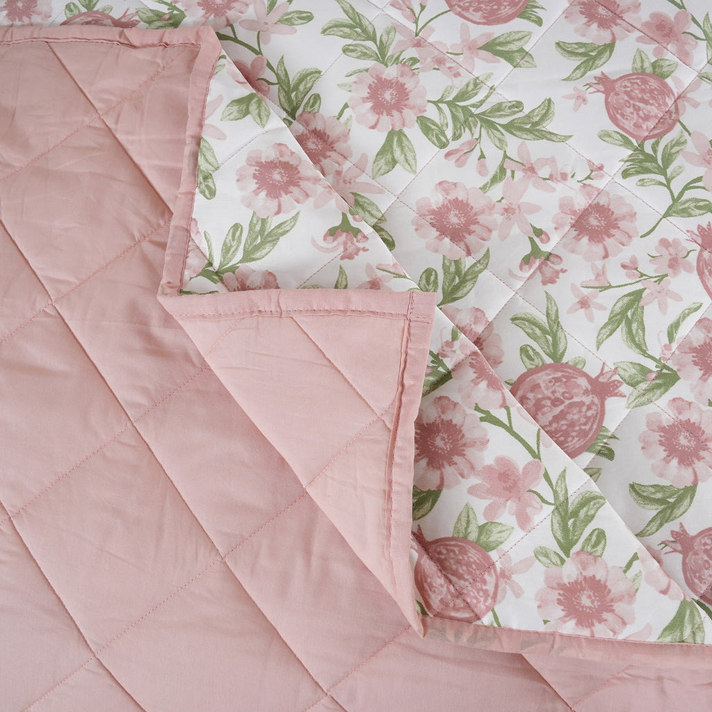 Sensory Bloom Blooming Petals 4 pcs Pink Quilt Set