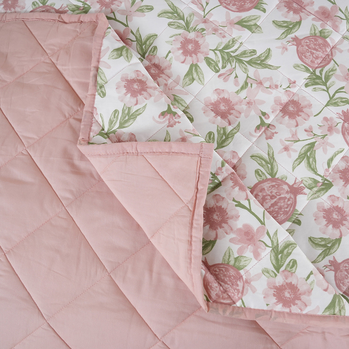 Sensory Bloom Blooming Petals 4 pcs Pink Quilt Set