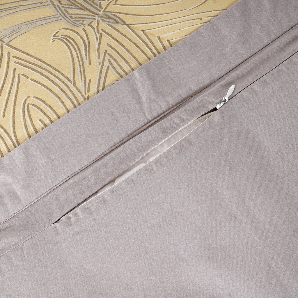 Classical Ornate Baroque Feathering Duvet Cover with Pillow Case Gold
