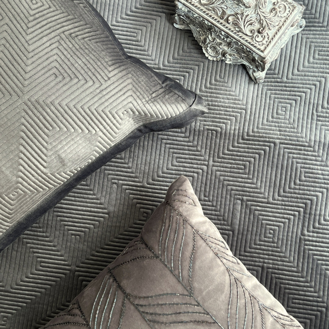 Sadyaska Decorative Gloss Silver Velvet 16x16 1 Pcs Cushion Cover